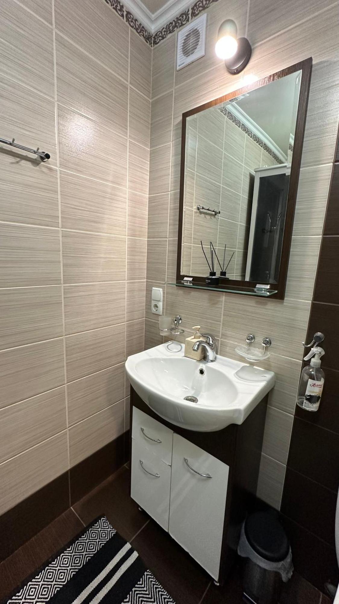 Apartment On Nauki Avenue 102 Dnipro Ngoại thất bức ảnh