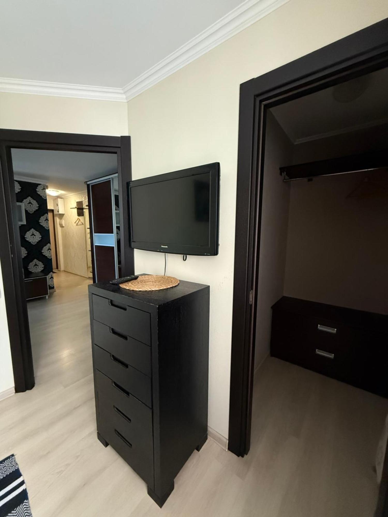 Apartment On Nauki Avenue 102 Dnipro Ngoại thất bức ảnh
